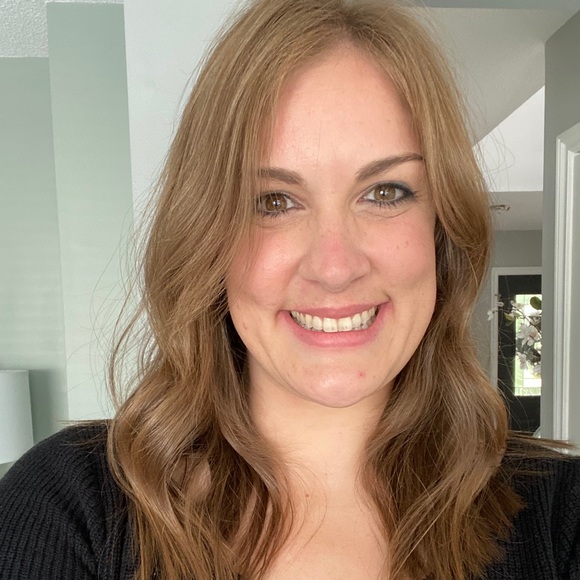 Meet your Posher, Lisa - Picture 1 of 1